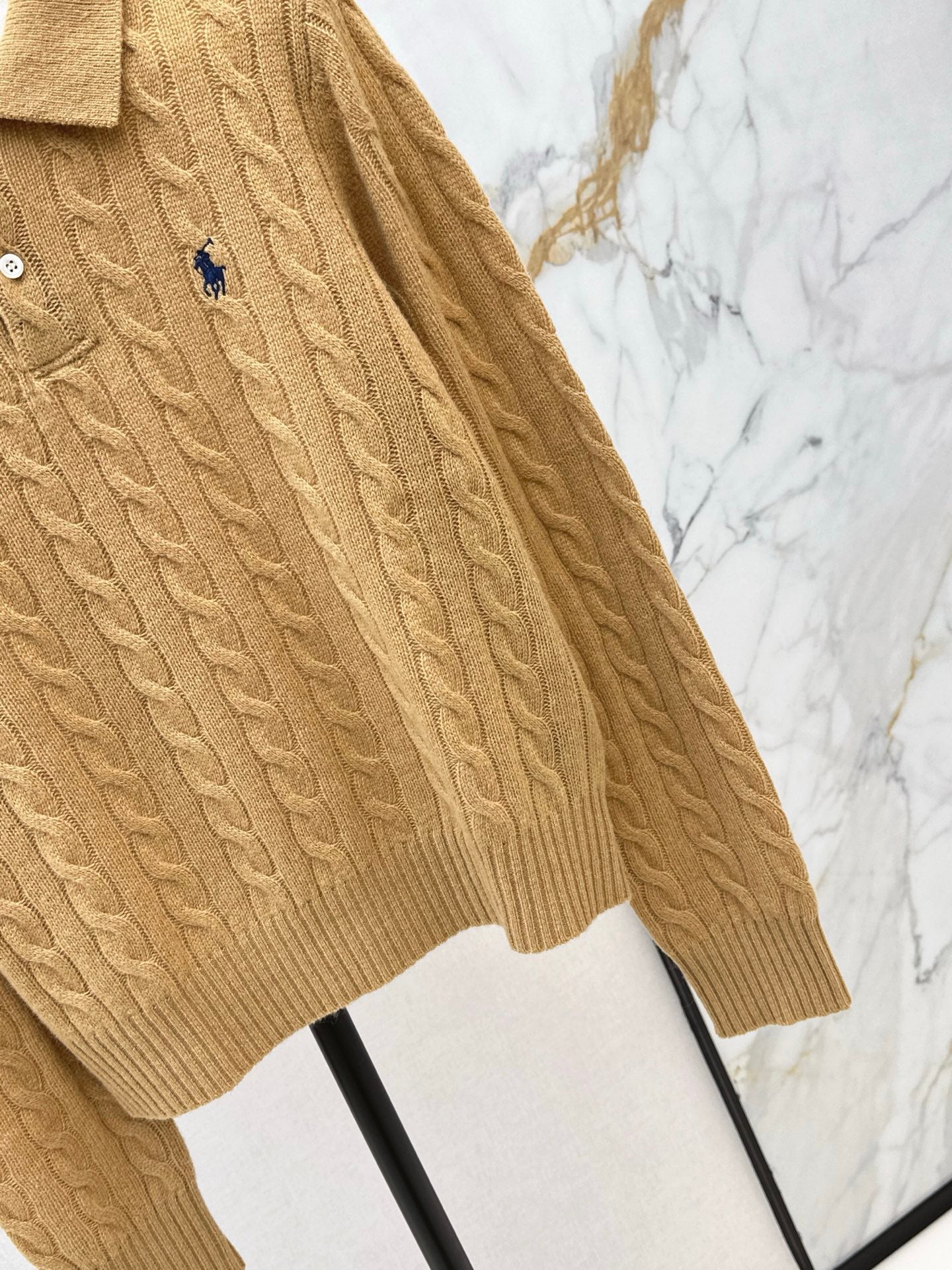 Ra1 NEW knitted sweater