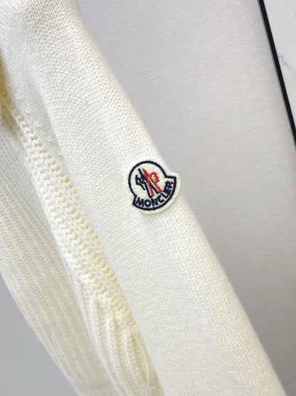 Monc NEW knitted sweater