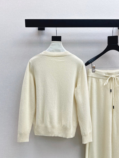 Max NEW knitted suit