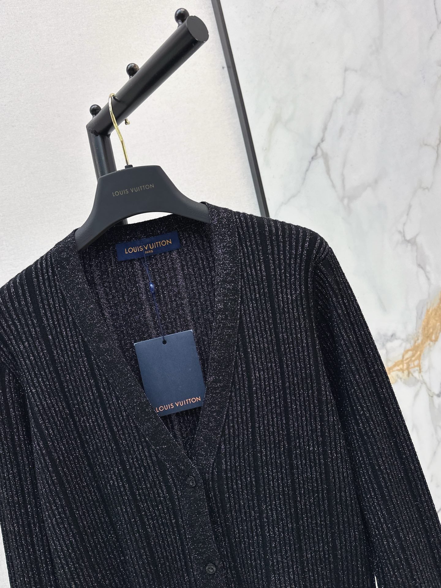 Louis NEW V-neck knit cardigan