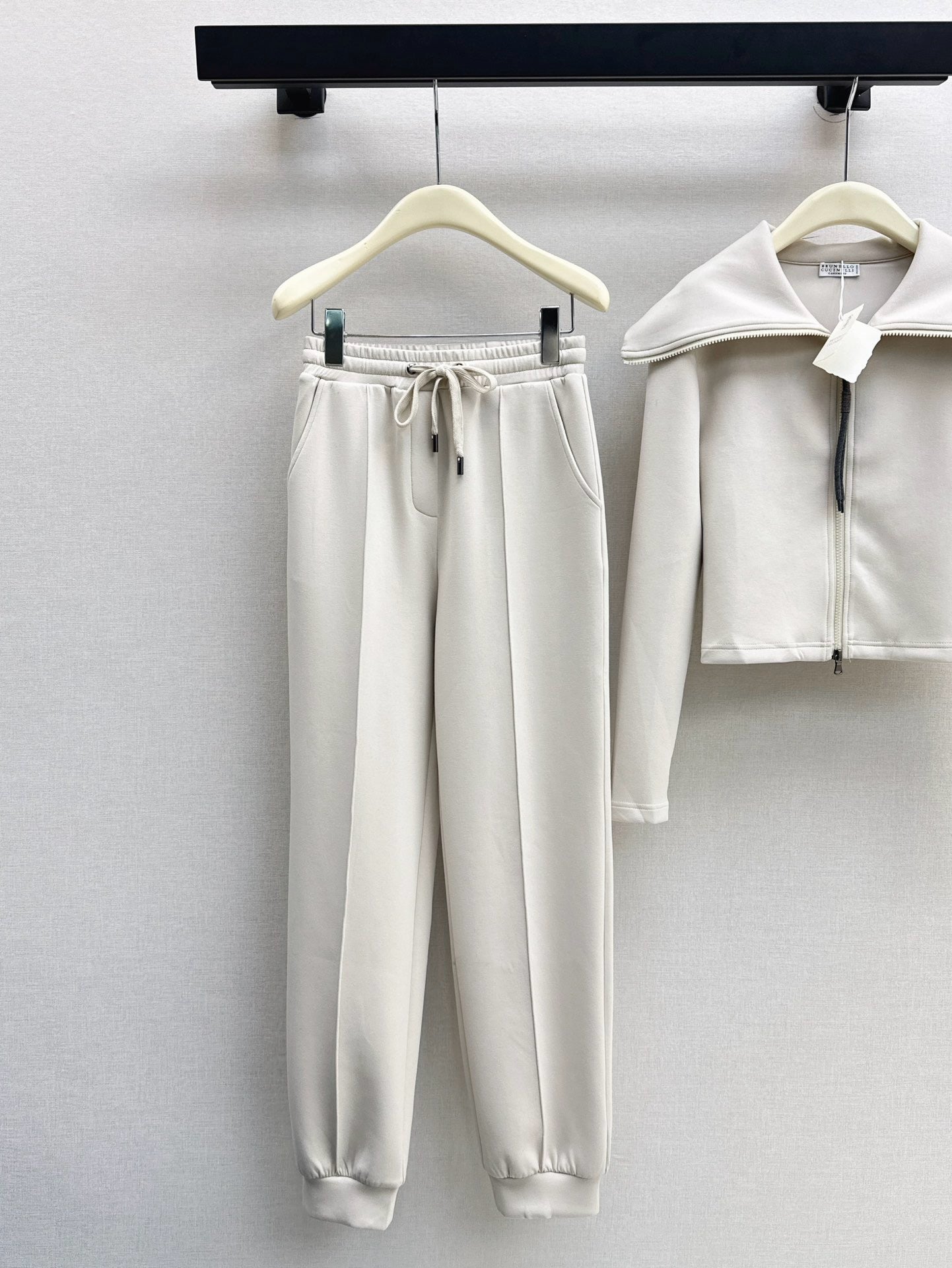 Brun NEW casual suit