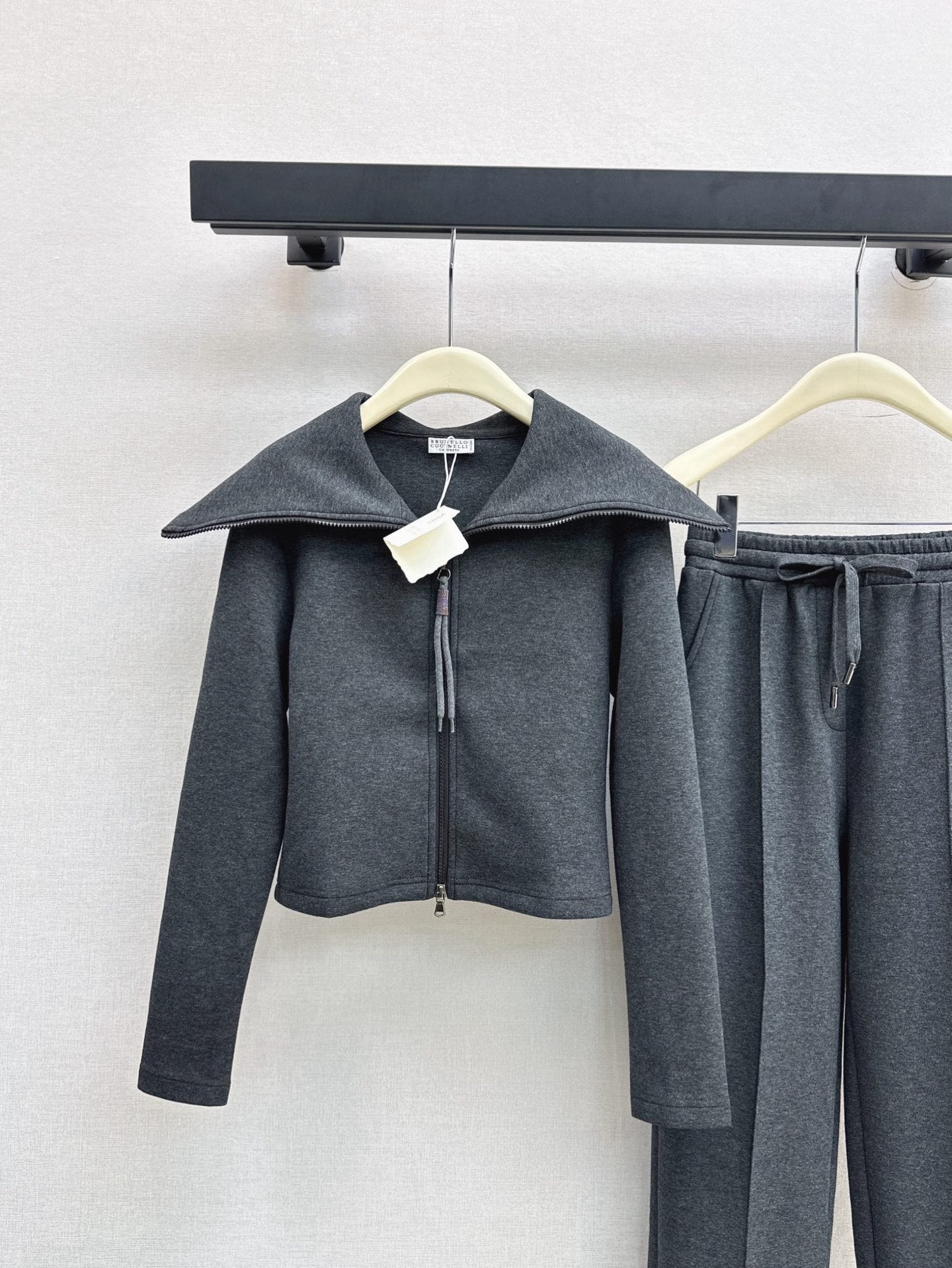 Brun NEW casual suit