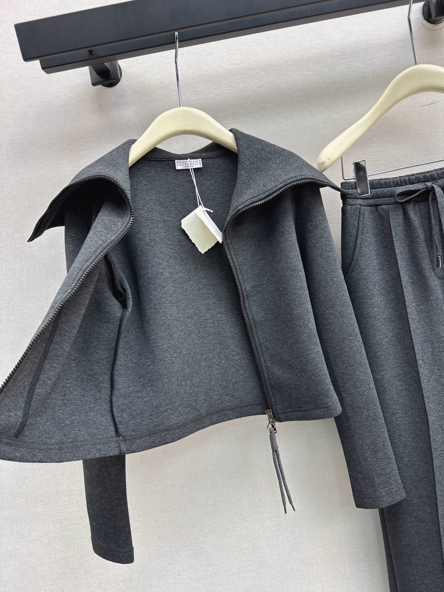 Brun NEW casual suit