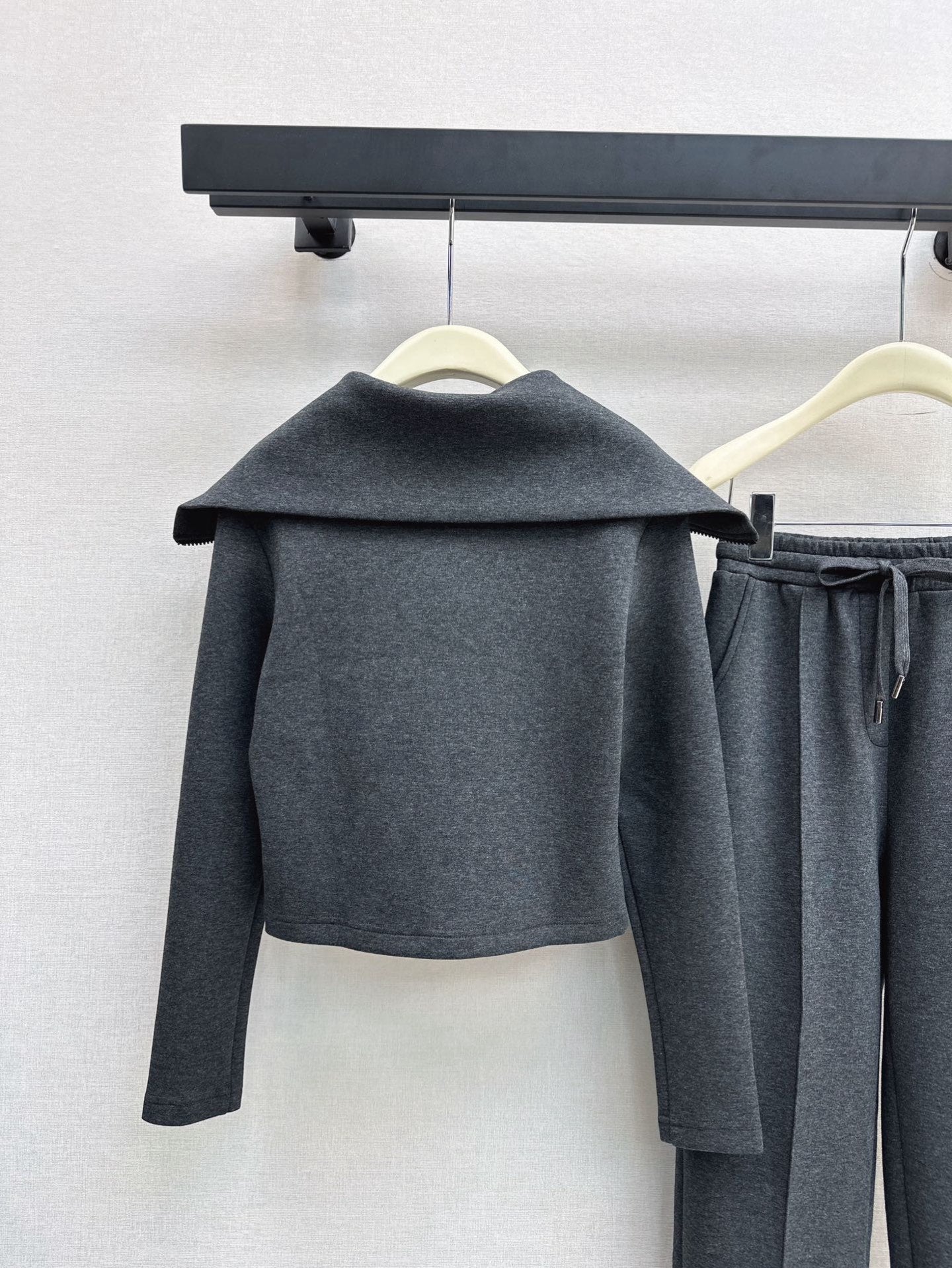 Brun NEW casual suit