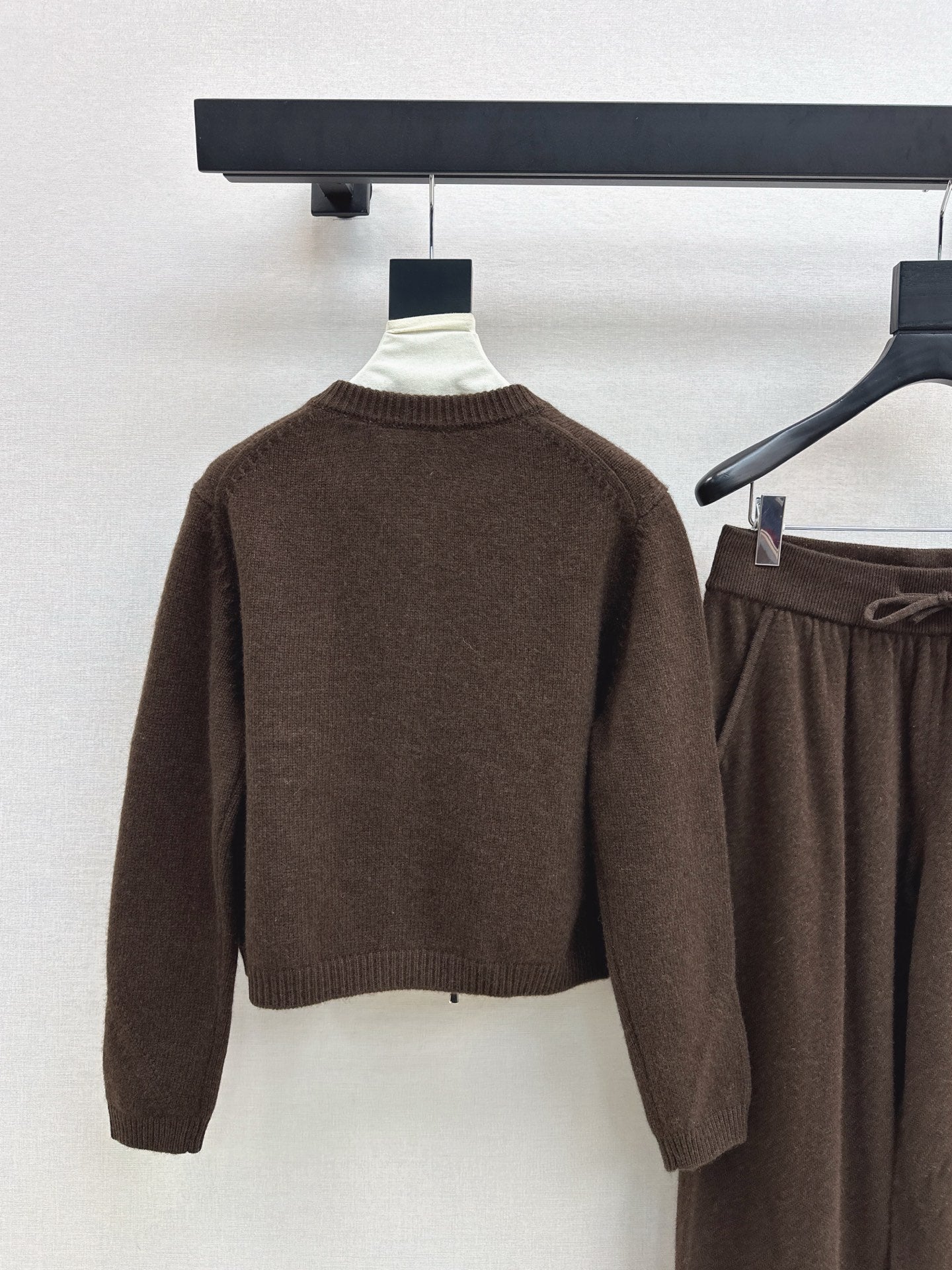 Loro NEW knitted suit