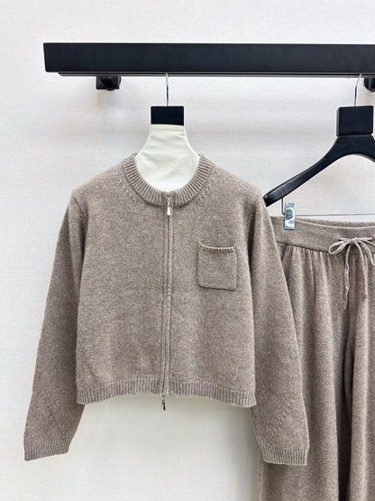 Loro NEW knitted suit