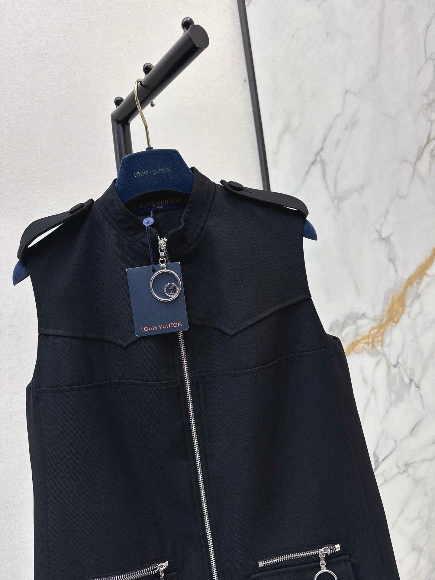 Louis NEW sleeveless dress