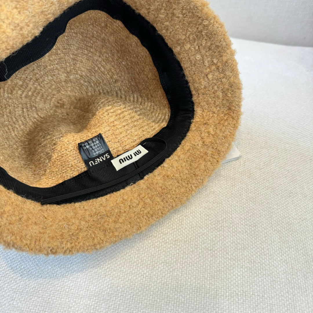 Miu New bucket hat