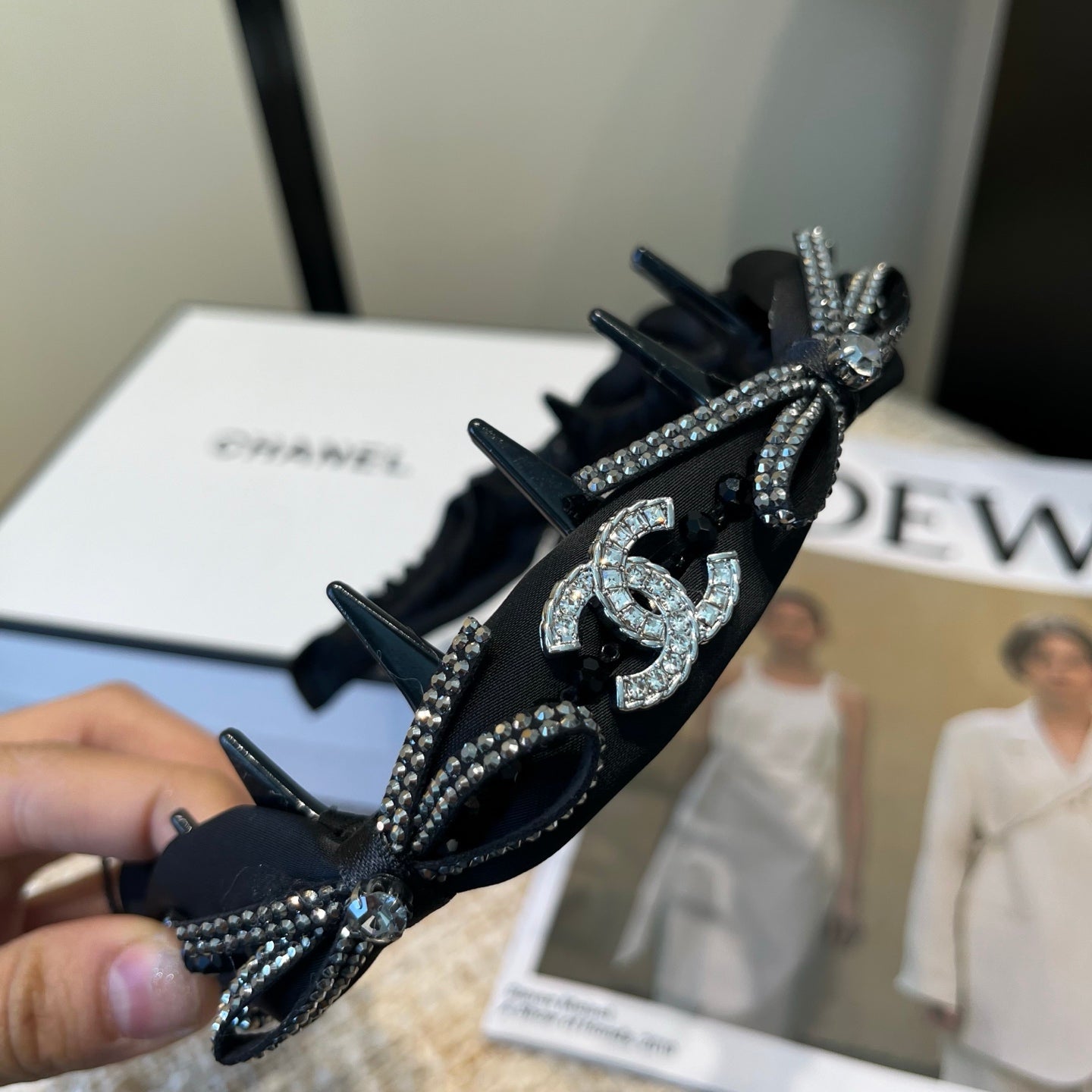 Chan Nwe Rhinestone hair clip