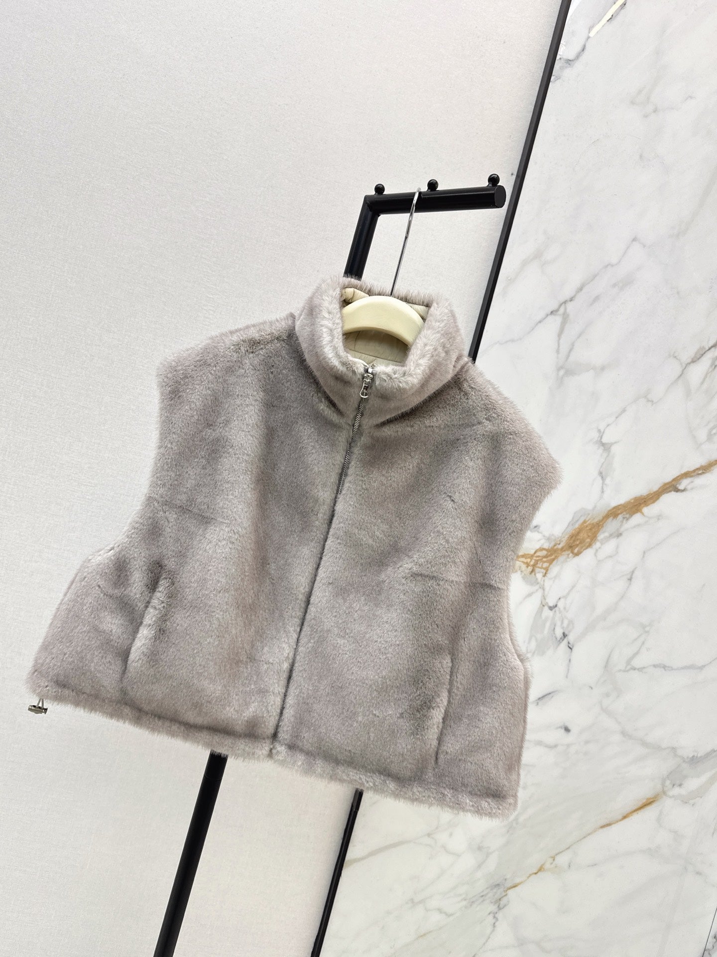 Brun NEW Reversible faux fur vest