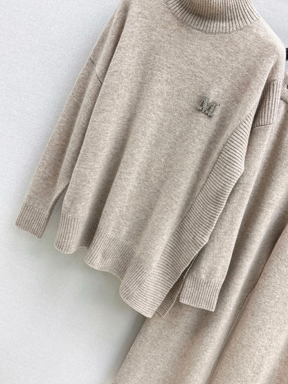 Max NEW knitted suit