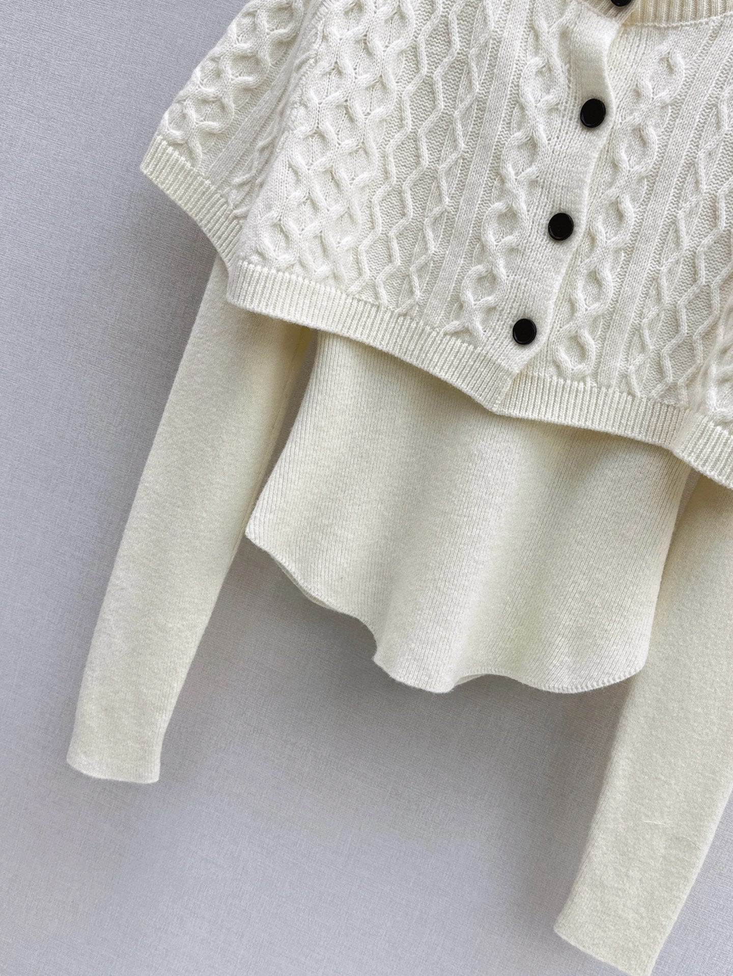 Chan NEW Knitted cape sweater set