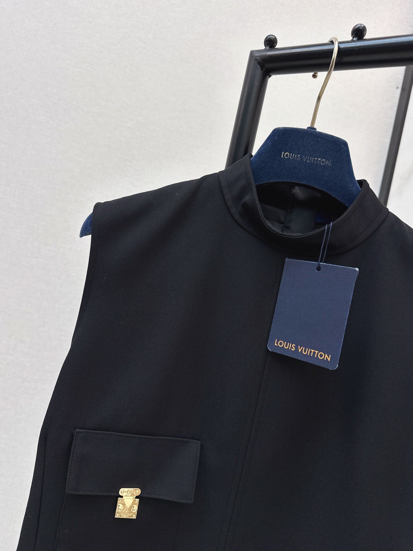 Louis NEW sleeveless dress