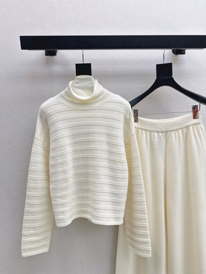 Max NEW knitted suit