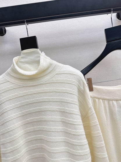 Max NEW knitted suit