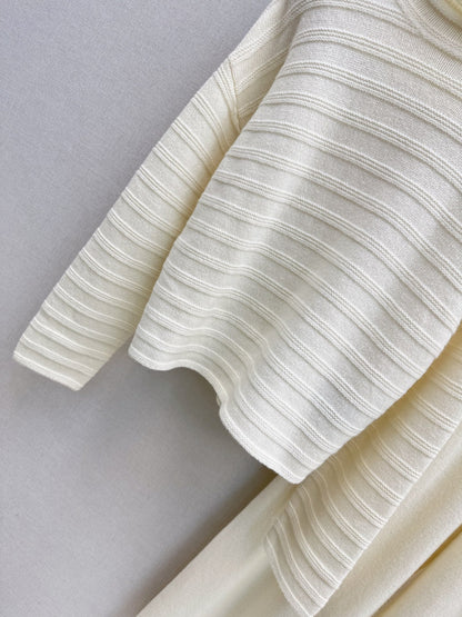 Max NEW knitted suit