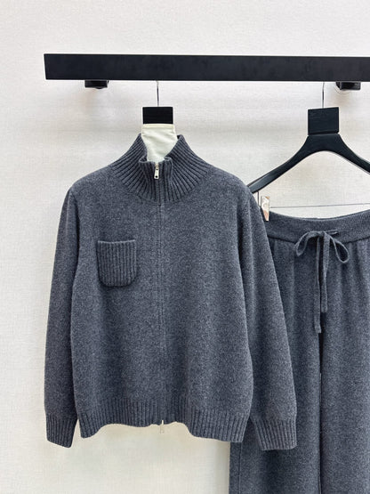 Brun NEW knitted suit