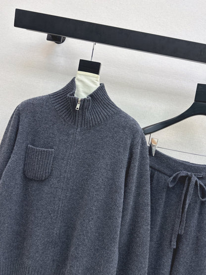 Brun NEW knitted suit