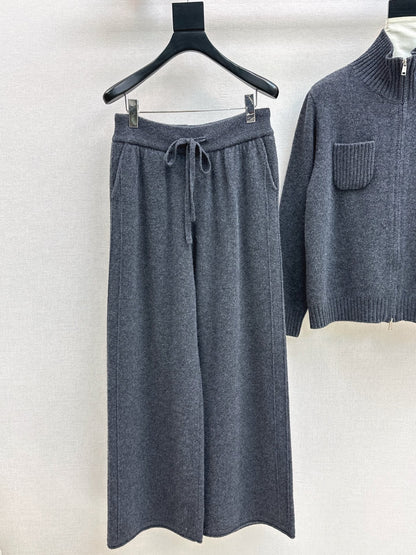 Brun NEW knitted suit