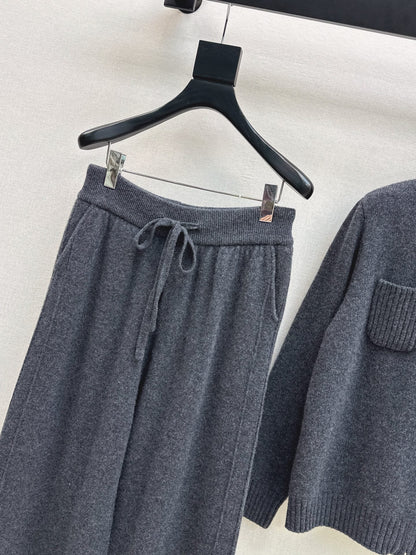 Brun NEW knitted suit