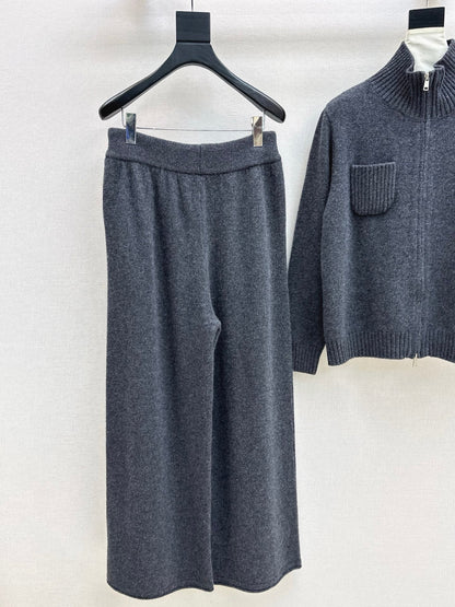 Brun NEW knitted suit