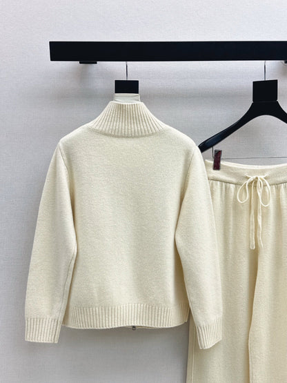 Brun NEW knitted suit