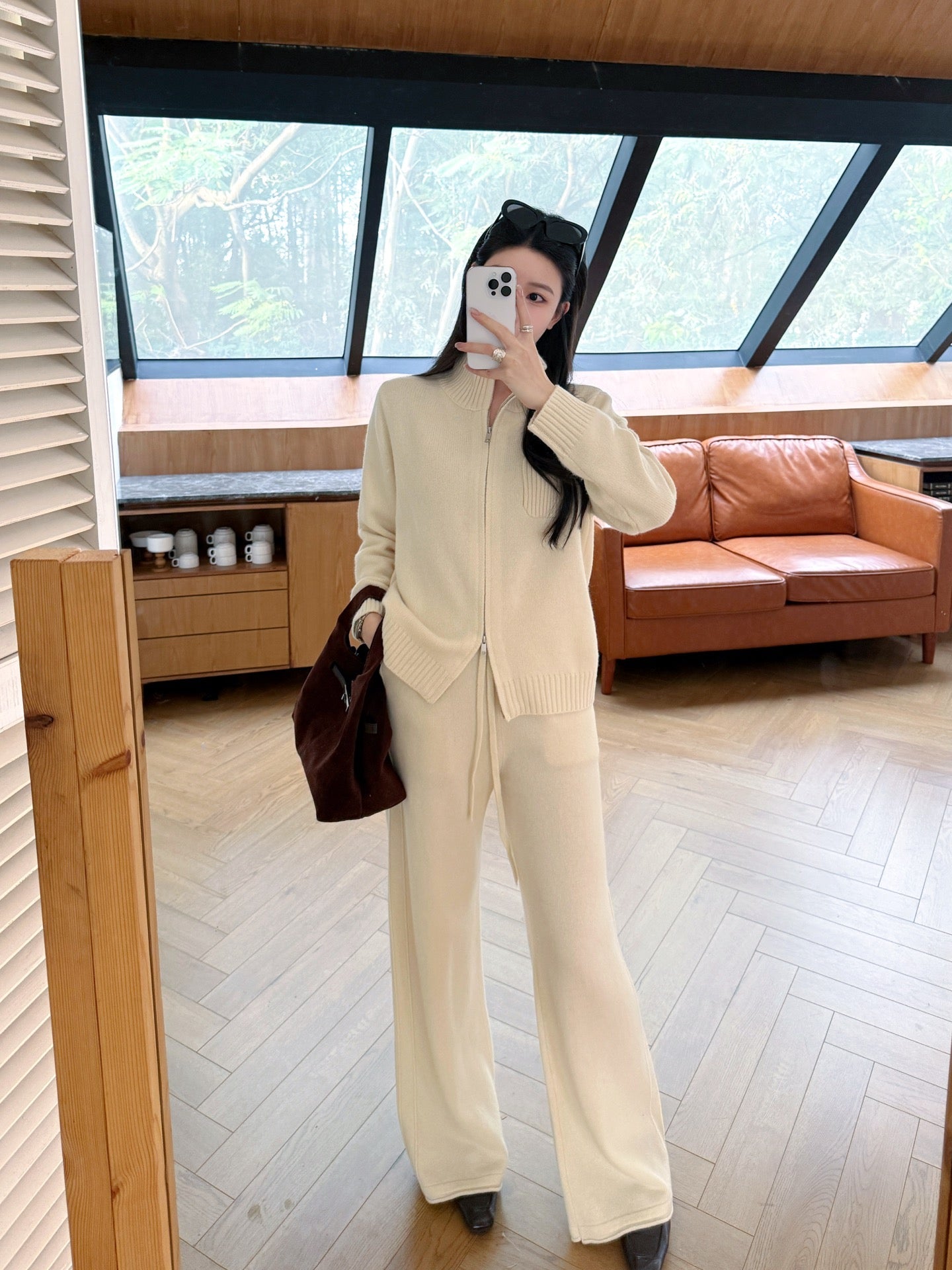 Brun NEW knitted suit