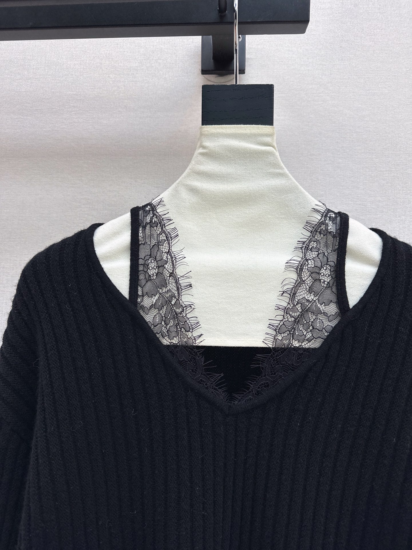 Es NEW lace patchwork sweater