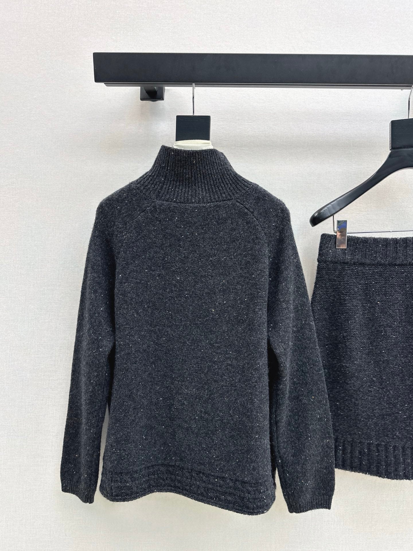 Brun NEW knitted suit