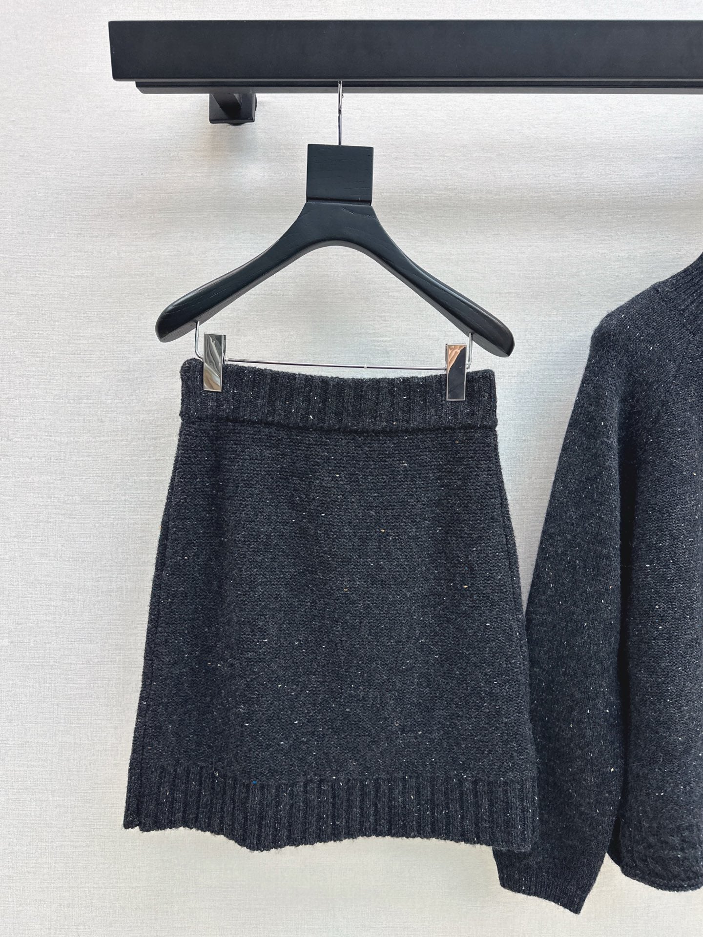 Brun NEW knitted suit