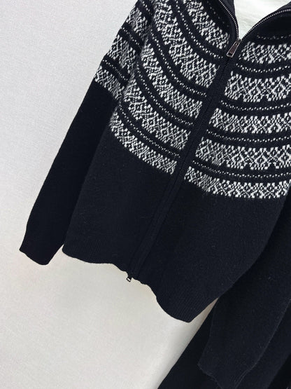 Loro NEW knitted suit