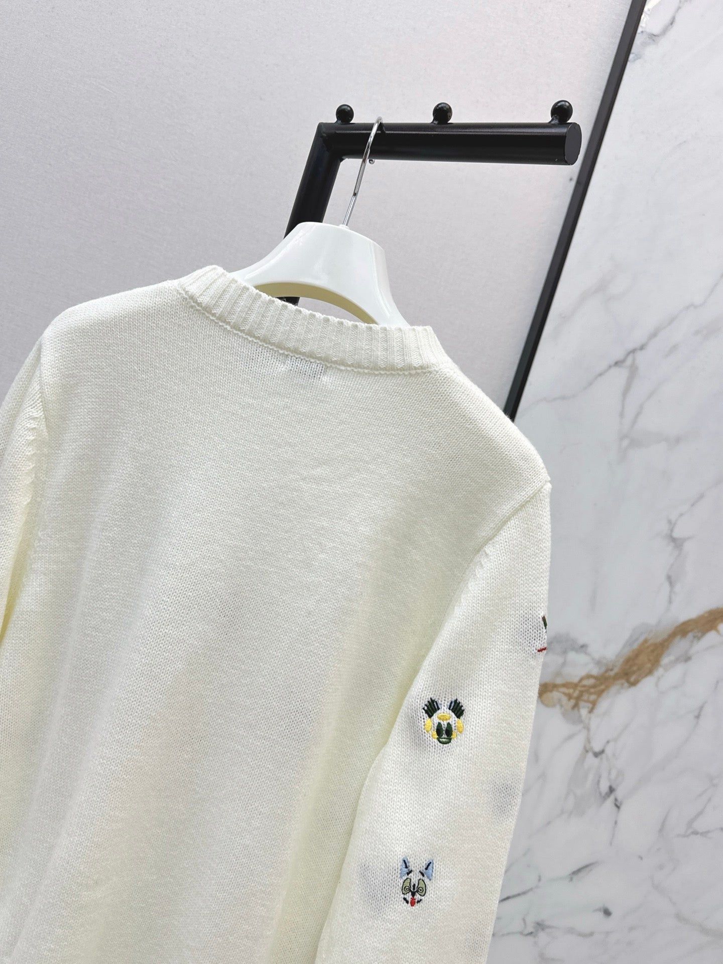 Loe NEW embroidered sweater