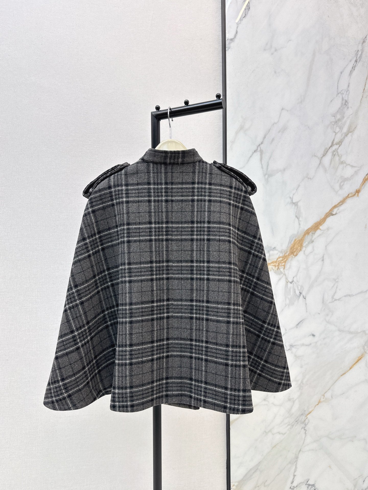 Bur NEW plaid cape coat