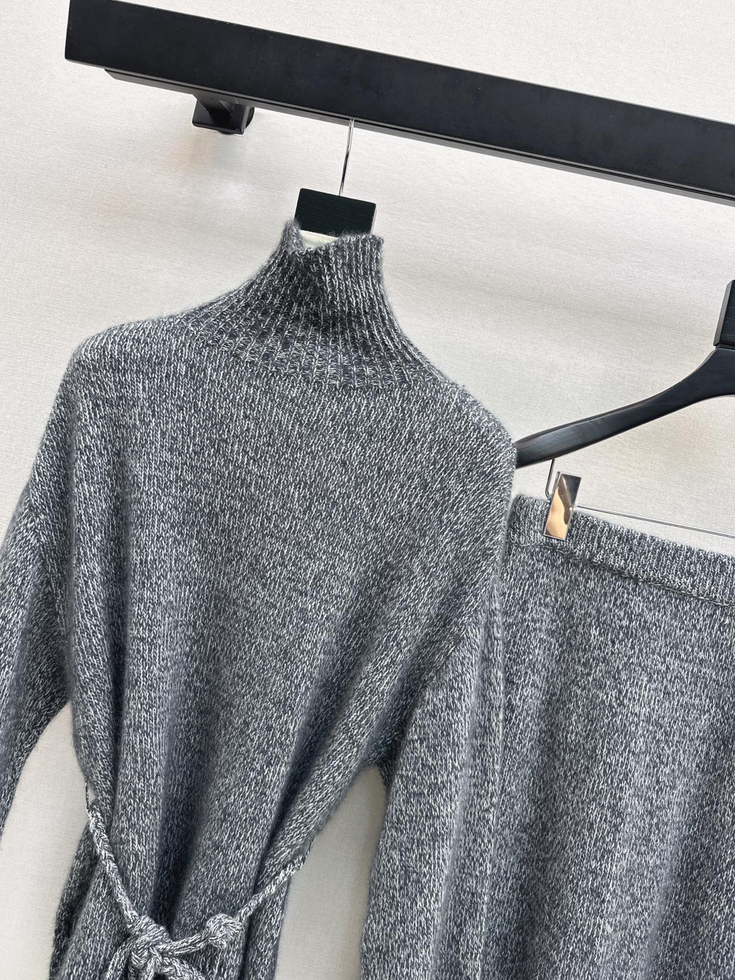 Brun NEW knitted suit