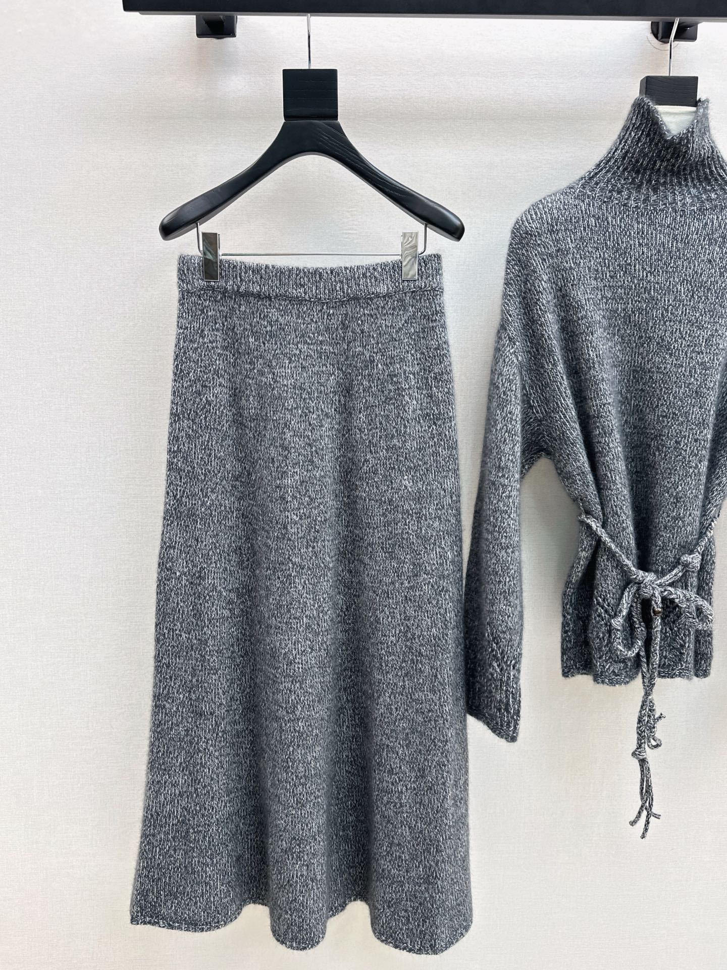 Brun NEW knitted suit