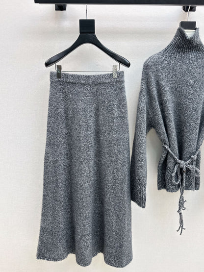 Brun NEW knitted suit