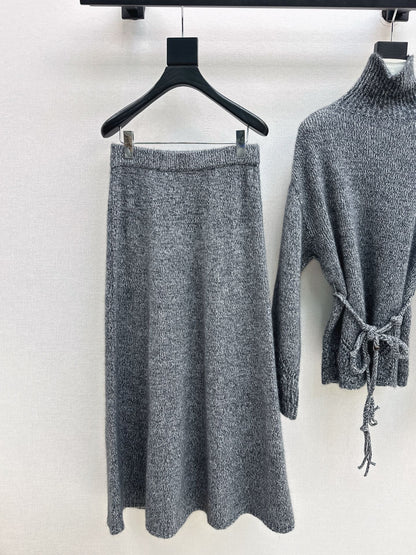 Brun NEW knitted suit