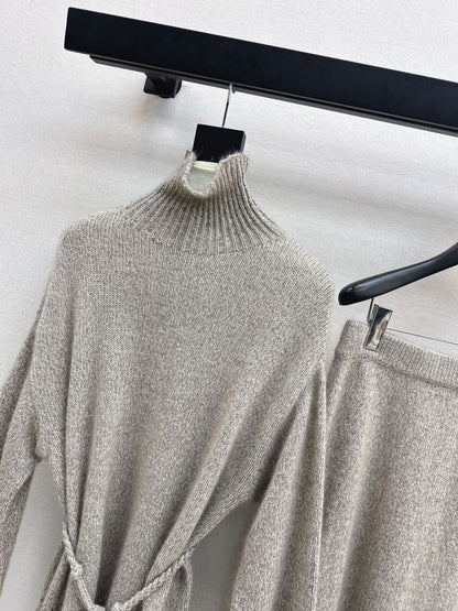 Brun NEW knitted suit