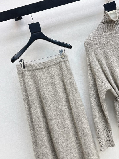 Brun NEW knitted suit