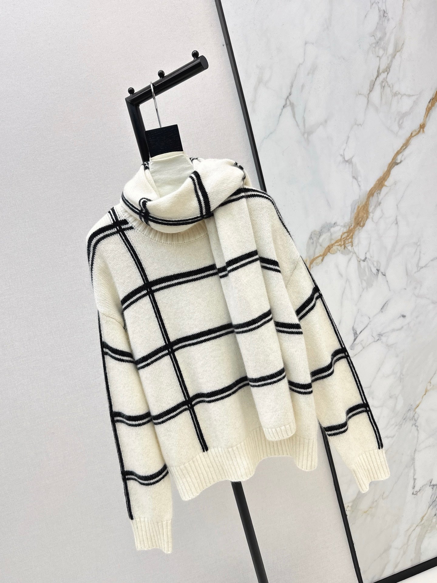 Brun NEW striped sweater + scarf