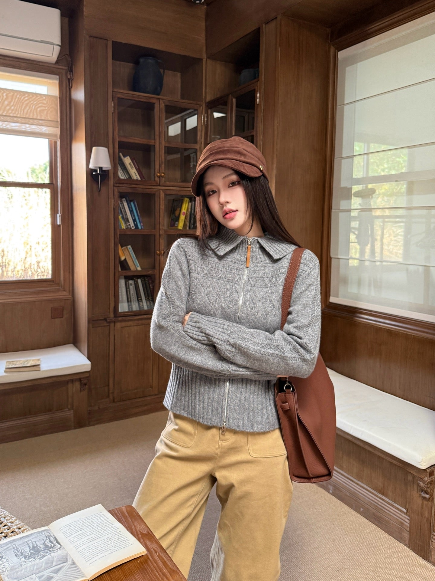 Loe NEW Zippered sweater jacket