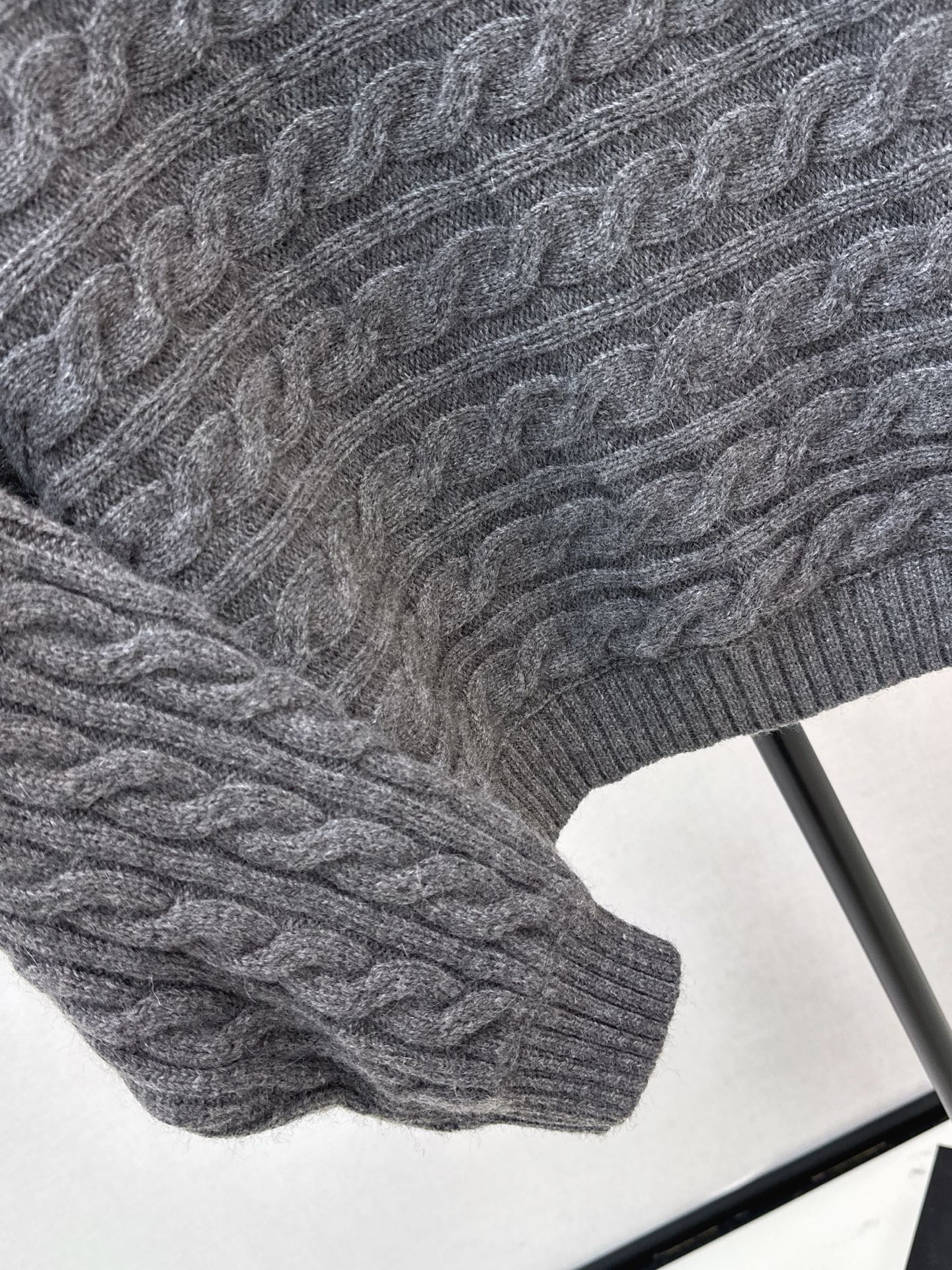 Chan NEW Off-shoulder sweater