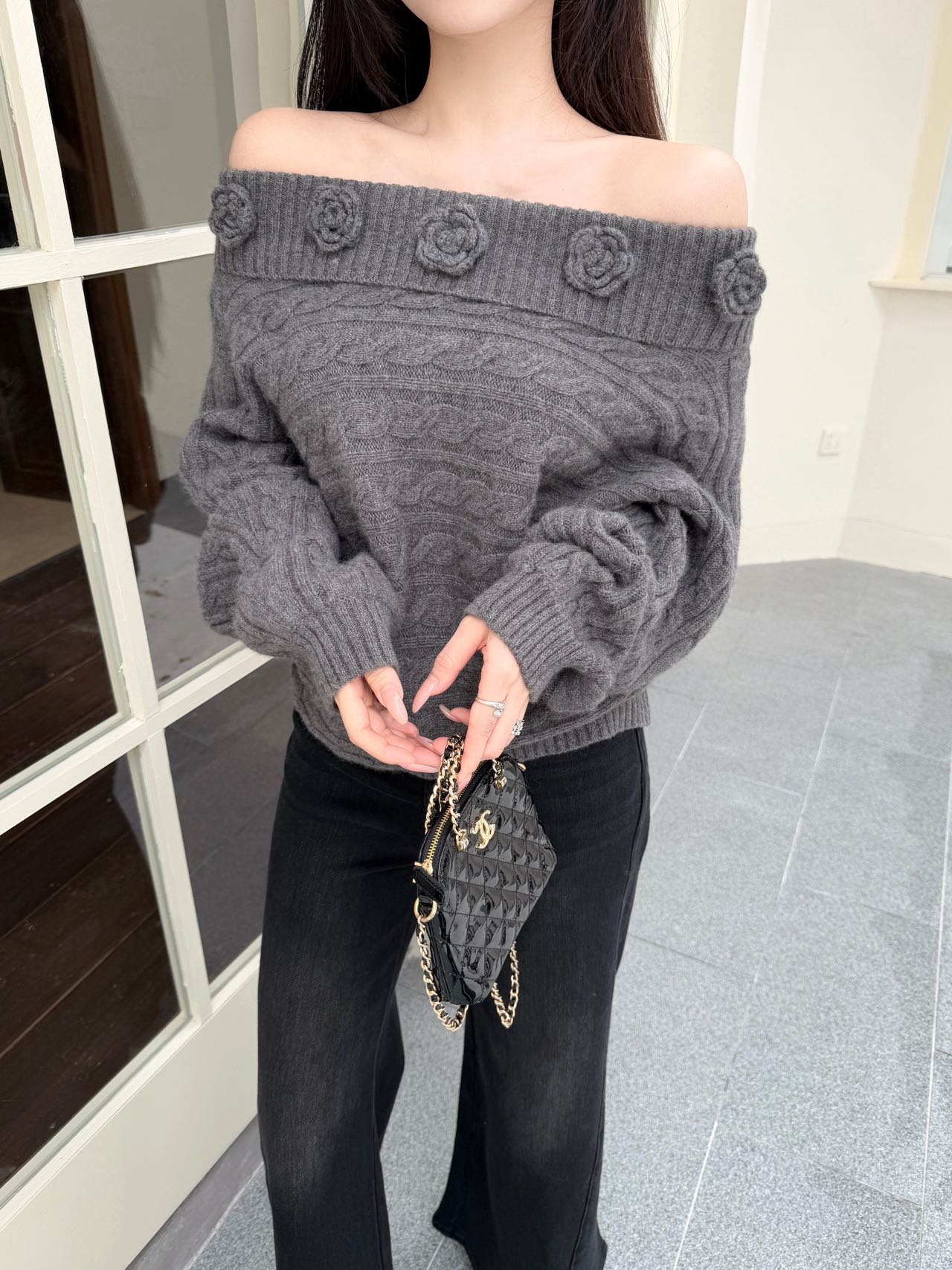 Chan NEW Off-shoulder sweater