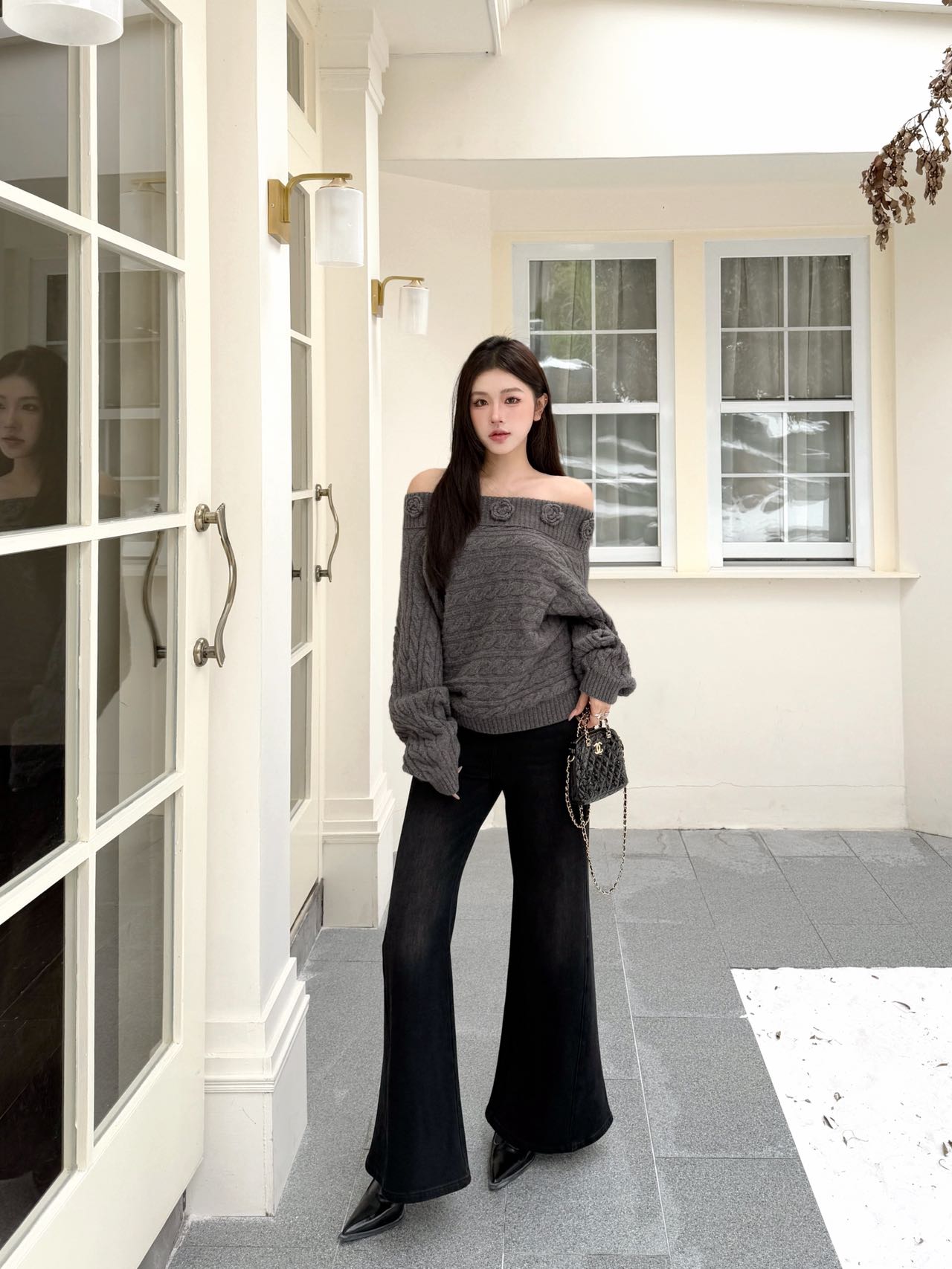 Chan NEW Off-shoulder sweater