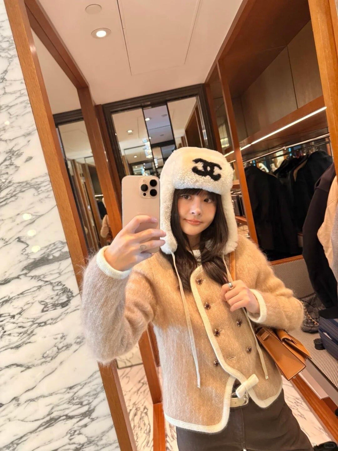 Chan NEW Skiing-themed woolen suit set