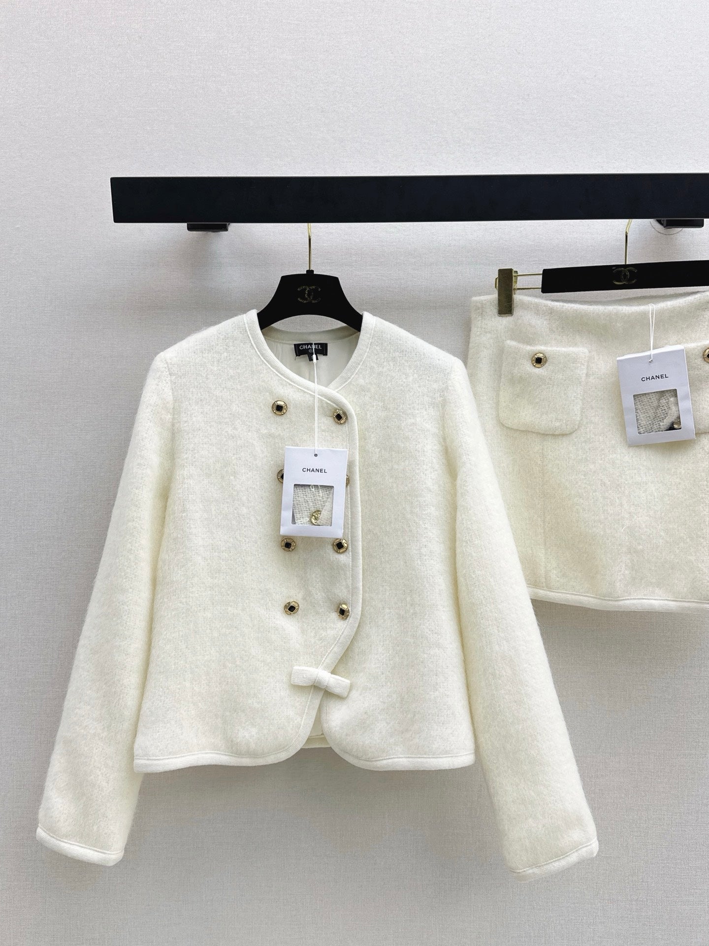 Chan NEW Skiing-themed woolen suit set