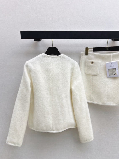 Chan NEW Skiing-themed woolen suit set