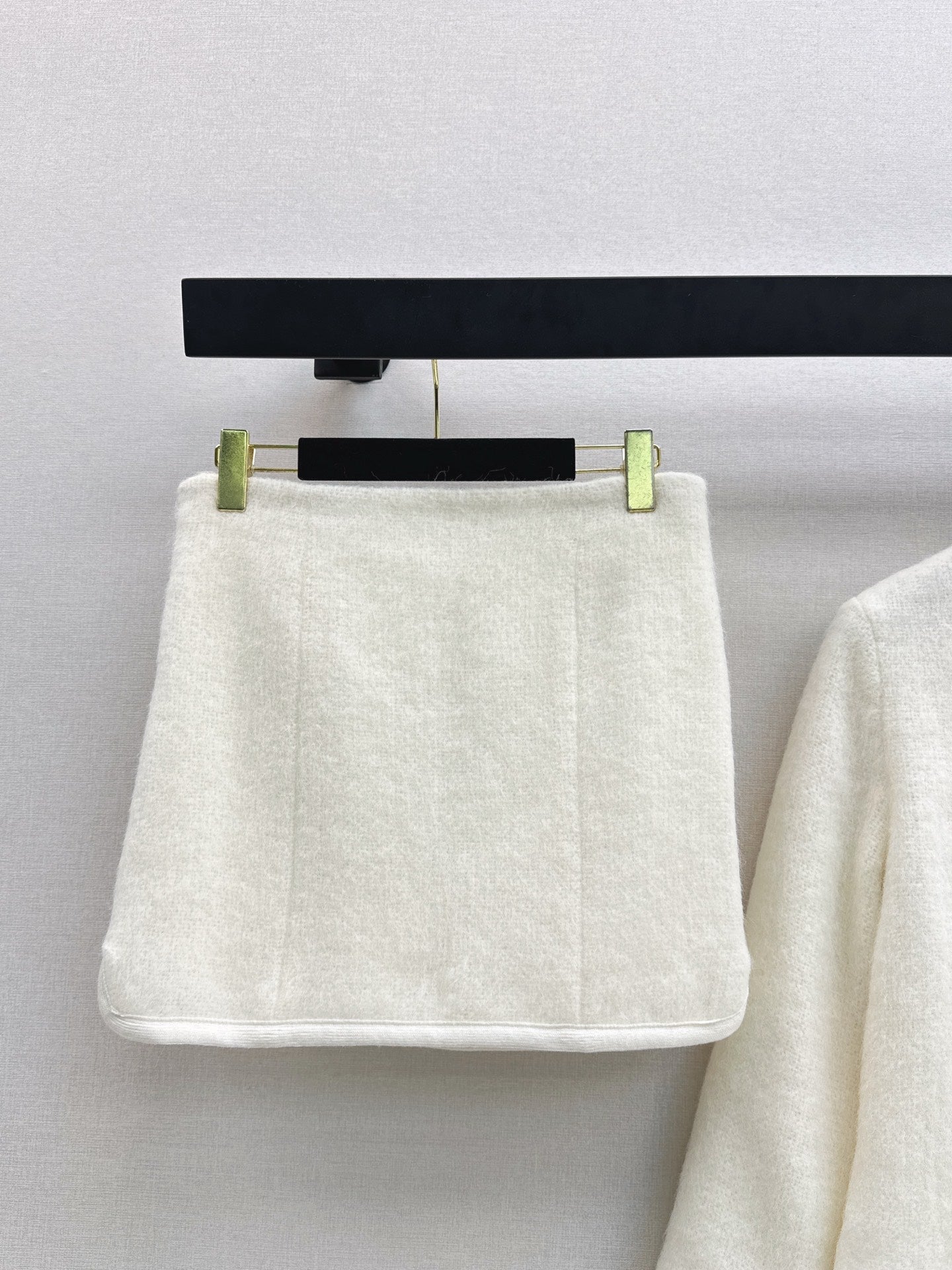 Chan NEW Skiing-themed woolen suit set