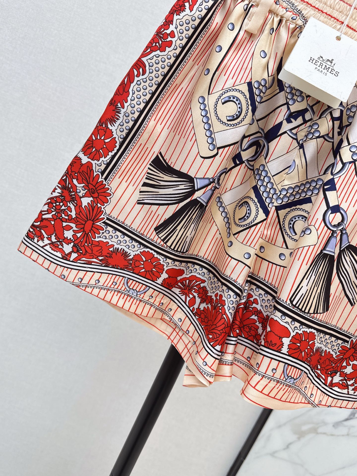 Herm NEW printed silk shorts