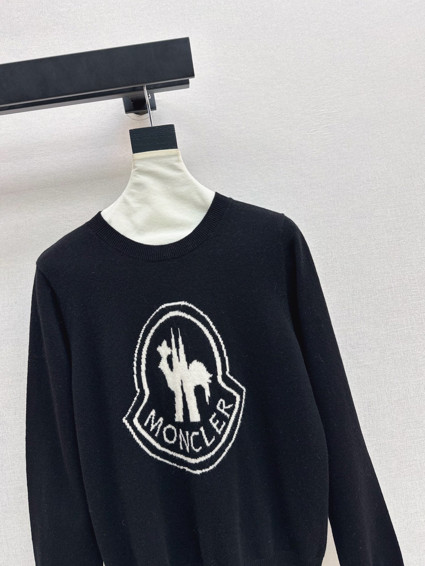 Monc NEW embroidered sweater